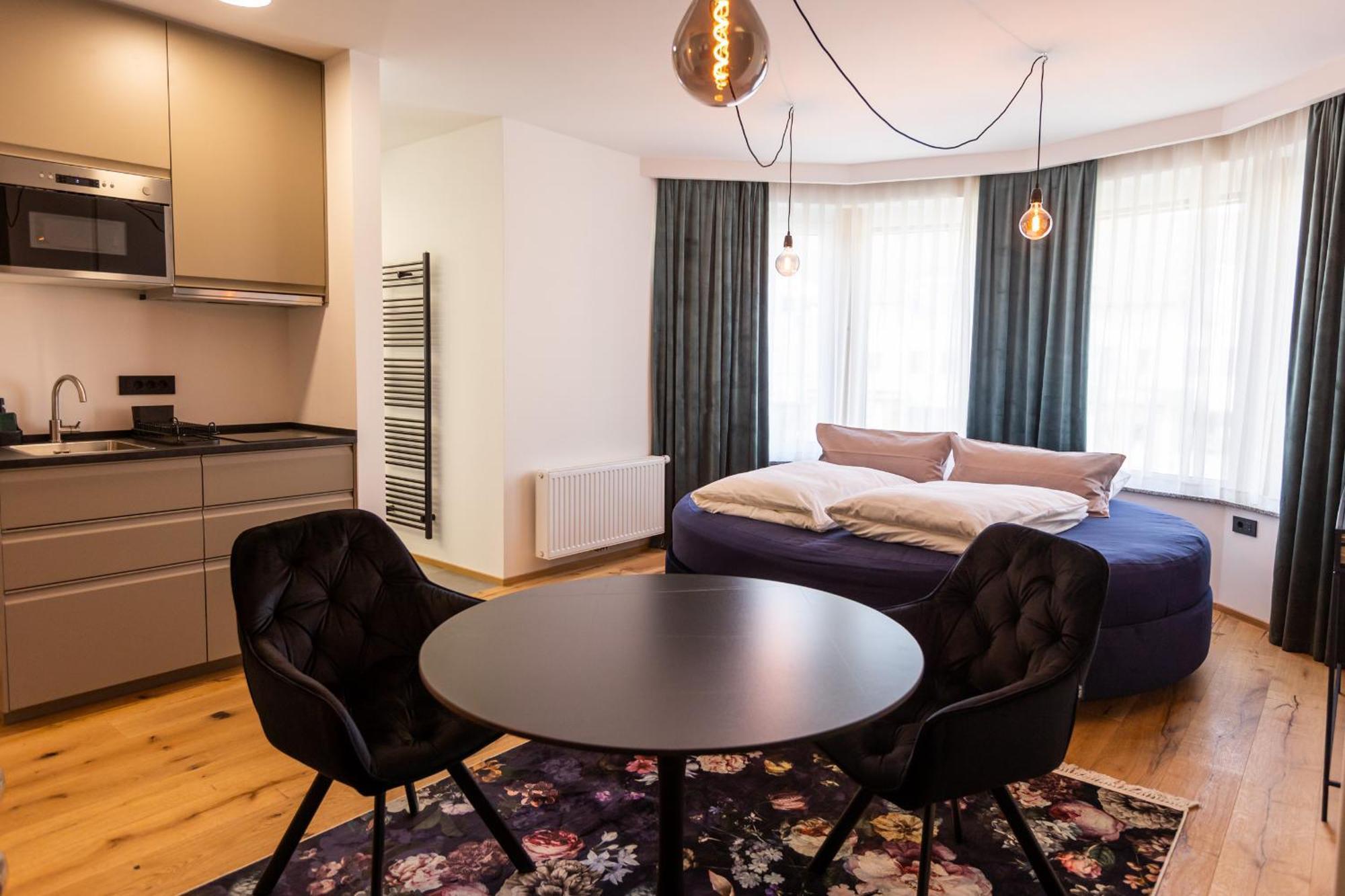 Kavenija Apartmaji - Free Parking マリボル エクステリア 写真