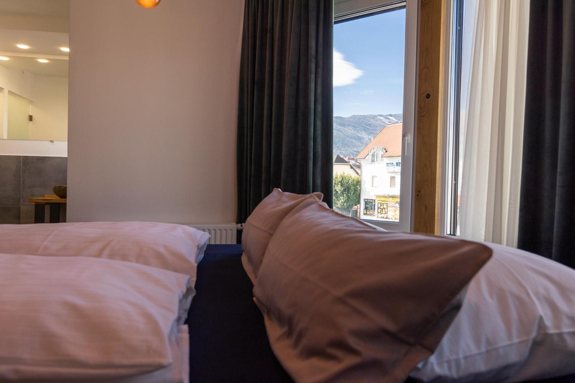 Kavenija Apartmaji - Free Parking マリボル エクステリア 写真