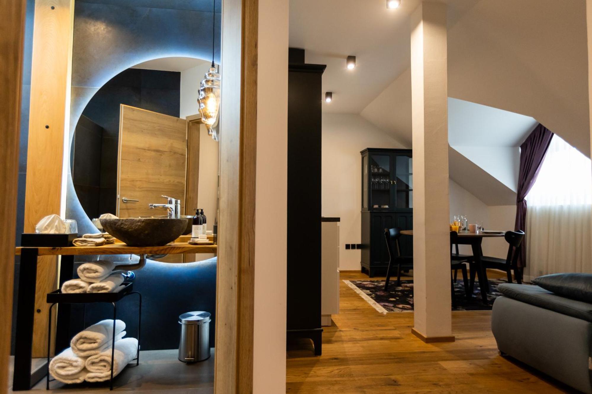 Kavenija Apartmaji - Free Parking マリボル エクステリア 写真