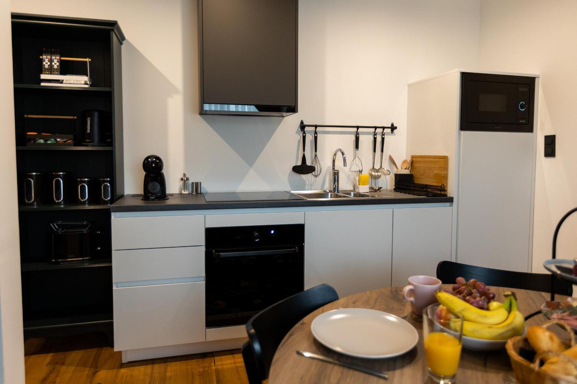 Kavenija Apartmaji - Free Parking マリボル エクステリア 写真